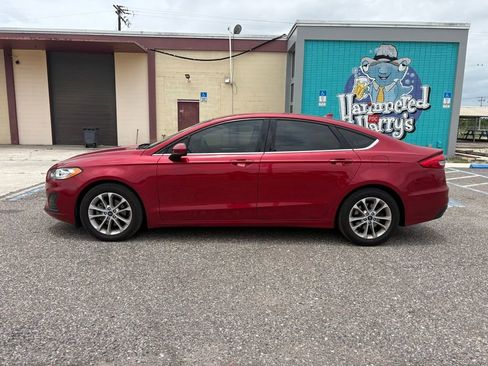 Used 2020 Ford Fusion SE FWD image 6