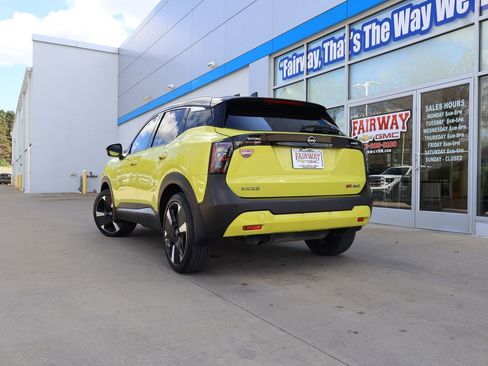 Used 2025 Nissan Kicks SR AWD/4WD image 33