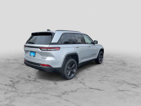 New 2025 Jeep Grand Cherokee Limited w/ Luxury Tech Group II image 7