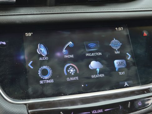 Used 2017 Cadillac XT5 Luxury w/ Driver Awareness Package image 18