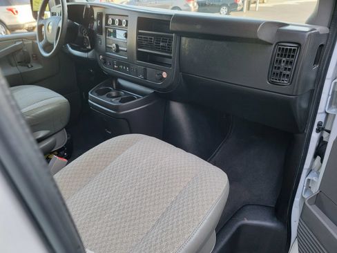 Used 2020 Chevrolet Express 3500 LT w/ LT Preferred Equipment Group RWD image 17