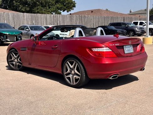Used 2016 Mercedes-Benz SLK 300 image 3