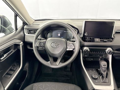 Used 2024 Toyota RAV4 Hybrid Woodland image 33