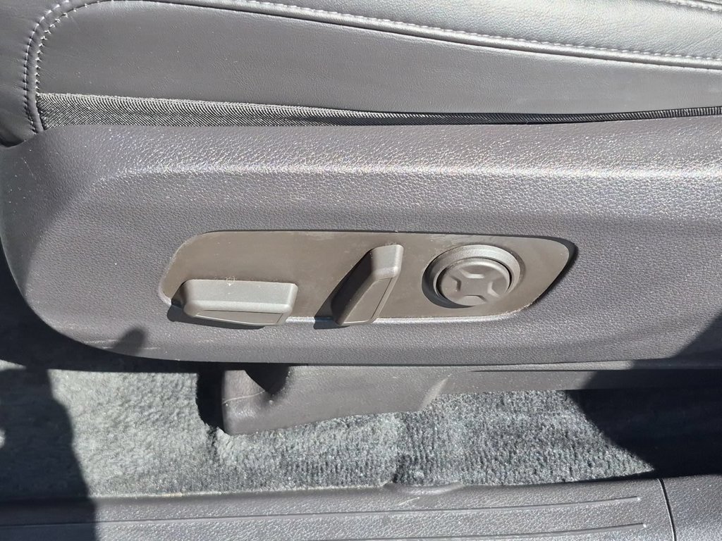 Certified 2026 Kia Carnival LXS FWD image 35
