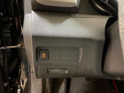 Used 2010 Toyota Matrix image 34