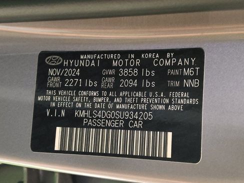 Used 2025 Hyundai Elantra SEL FWD image 33
