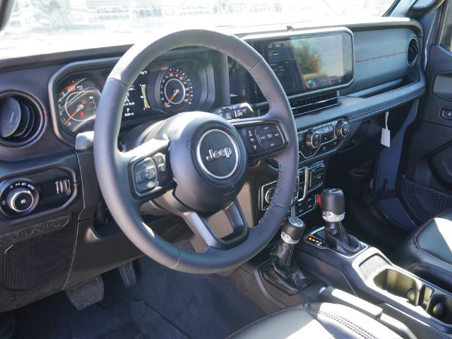 Used 2025 Jeep Wrangler Unlimited Rubicon w/ Safety Group AWD/4WD image 36
