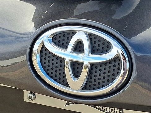 Used 2017 Toyota RAV4 LE image 24
