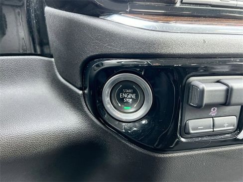 Used 2024 GMC Sierra 1500 SLE image 17