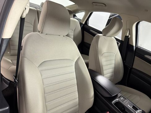 Used 2018 Ford Fusion S FWD image 22