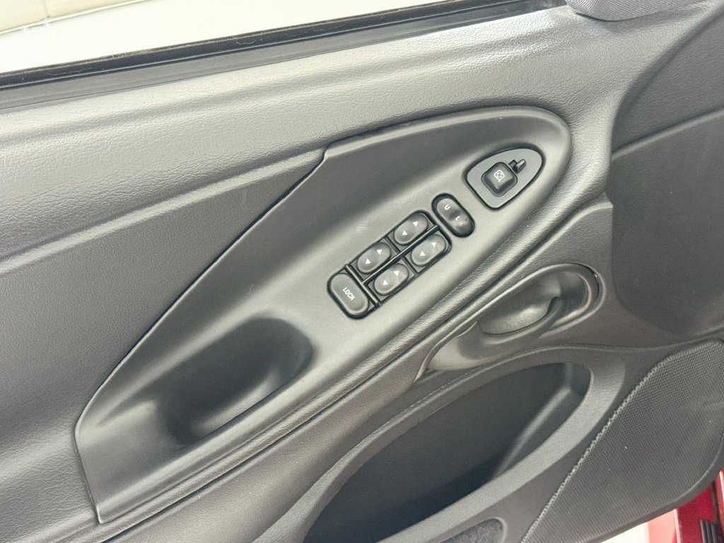 Used 2001 Ford Mustang Cobra RWD image 16