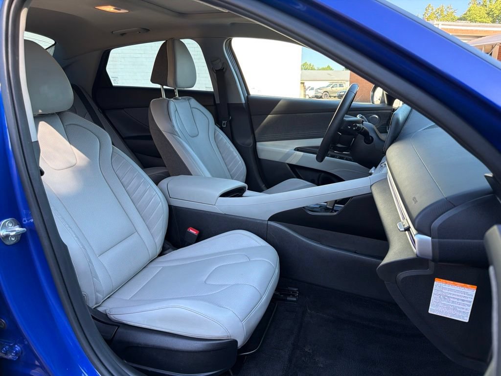 Used 2024 Hyundai Elantra Limited FWD image 13