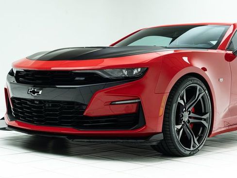 Used 2019 Chevrolet Camaro SS image 10