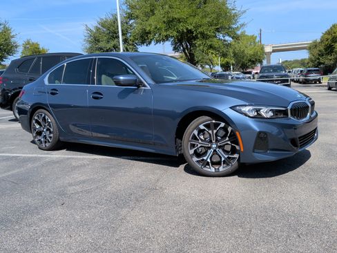Used 2026 BMW 330i Sedan w/ Premium Package RWD image 2