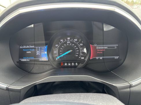 Used 2019 Ford Edge Titanium w/ Equipment Group 301A AWD/4WD image 10