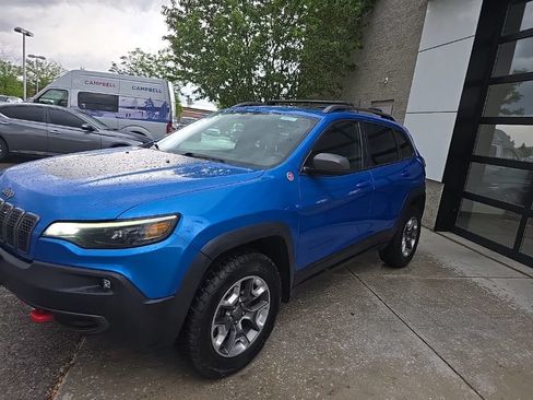 Used 2019 Jeep Cherokee Trailhawk w/ Comfort/Convenience Group AWD/4WD image 4