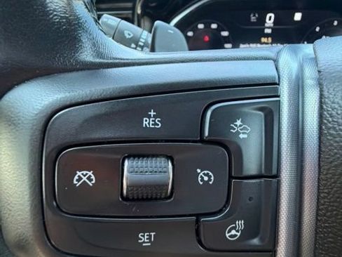 Used 2022 GMC Sierra 1500 SLT w/ SLT Premium Plus Package AWD/4WD image 17