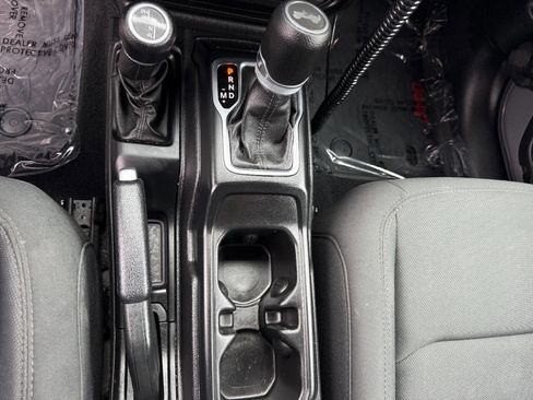 Used 2020 Jeep Wrangler Sport AWD/4WD image 44