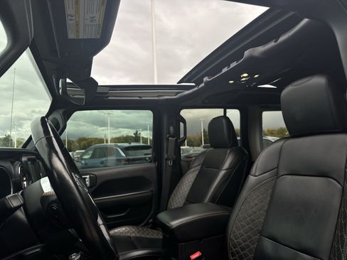 Used 2021 Jeep Wrangler Unlimited Sahara image 19