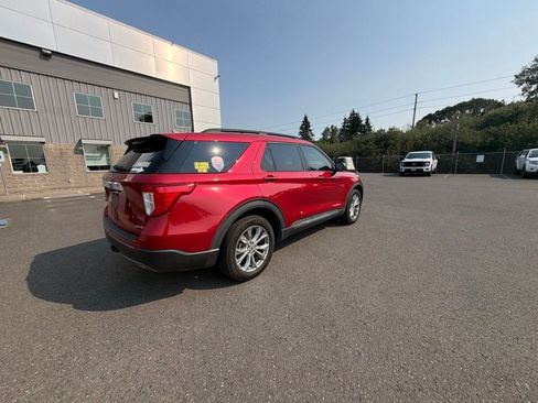 Used 2023 Ford Explorer XLT w/ Equipment Group 202A AWD/4WD image 6