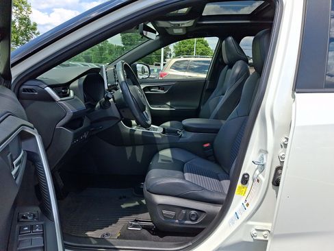 Used 2021 Toyota RAV4 XSE AWD/4WD image 16