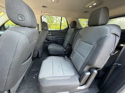 Used 2020 Chevrolet Traverse LT FWD image 20