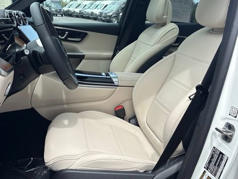 Certified 2026 Mercedes-Benz GLC 300 image 8