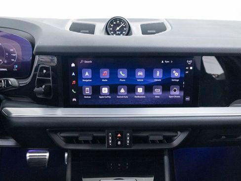 Certified 2026 Porsche Cayenne S AWD/4WD image 17