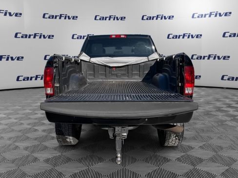 Used 2013 RAM 2500 Tradesman w/ Chrome Appearance Group image 11