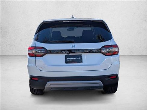 New 2025 Honda Pilot EX-L image 8