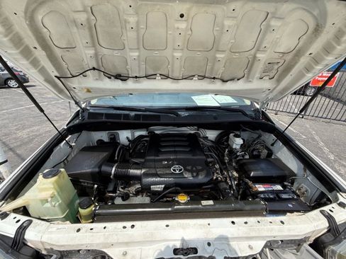 Used 2013 Toyota Tundra 2WD CrewMax w/ Tow Pkg image 27