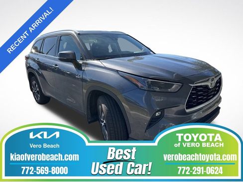 Used 2022 Toyota Highlander XLE image 1