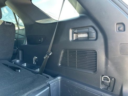 Used 2025 Ford Explorer ST-Line w/ ST-Line Street Pack image 9