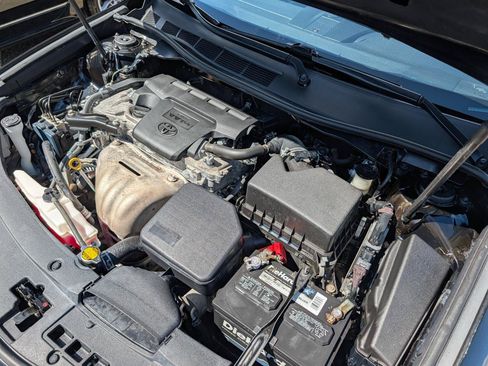 Used 2014 Toyota Camry SE FWD image 16