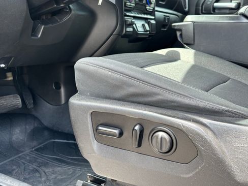 Used 2021 Chevrolet Silverado 2500 LT w/ Fleet Comfort Package AWD/4WD image 13
