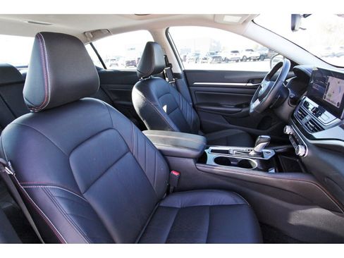 Used 2024 Nissan Altima 2.5 SR w/ SR Premium Package image 27