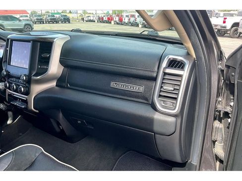 Used 2019 RAM 1500 Laramie AWD/4WD image 18