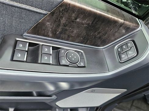 Used 2022 Ford F150 Lariat w/ Equipment Group 502A High image 17