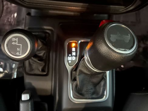 Used 2023 Jeep Wrangler Unlimited Sport AWD/4WD image 38