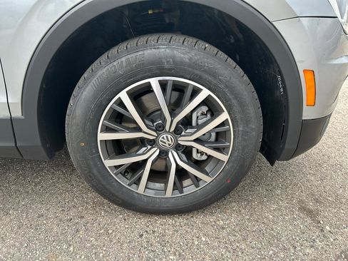 Used 2020 Volkswagen Tiguan SE image 26