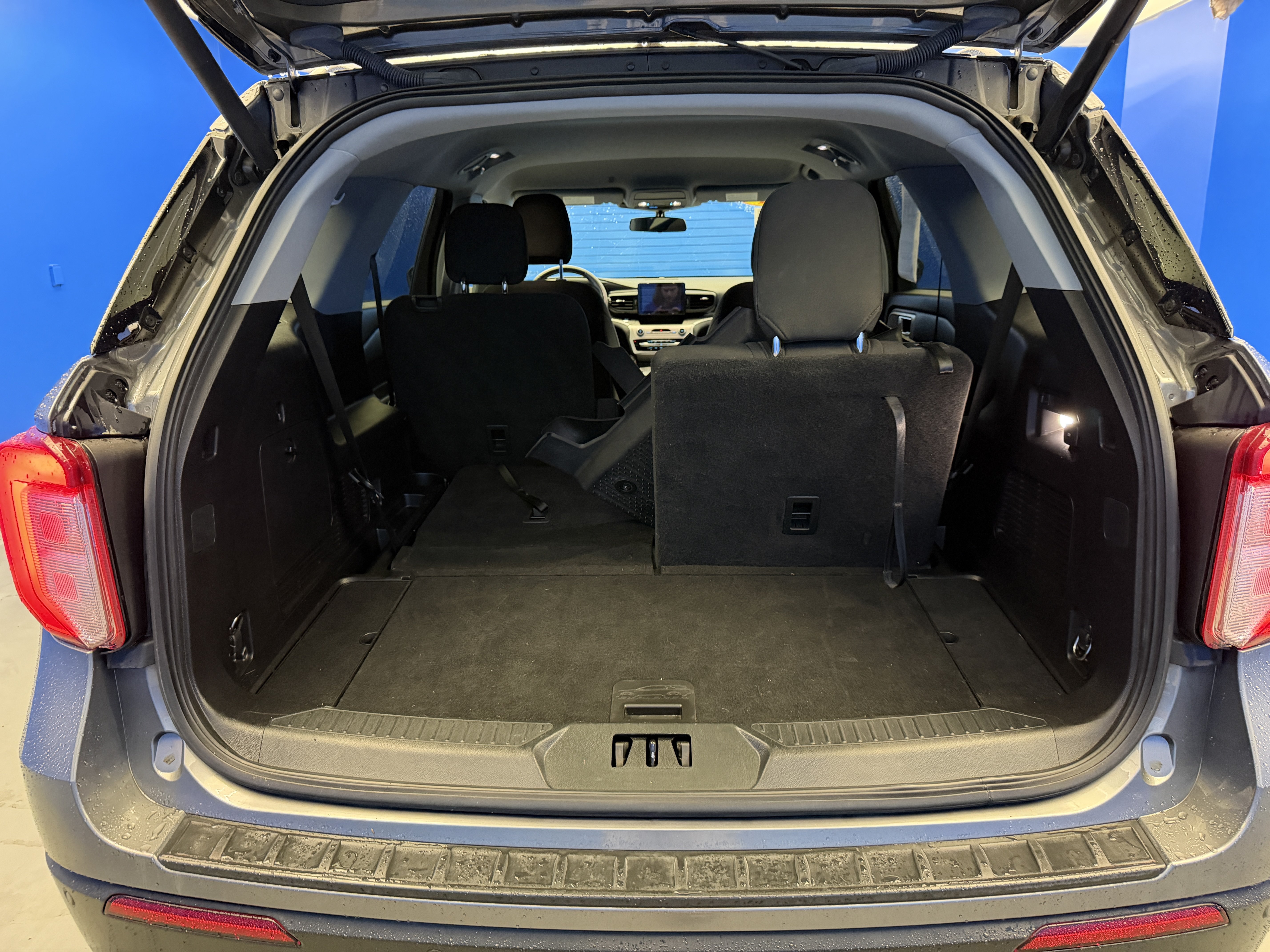 Used 2021 Ford Explorer XLT RWD image 28