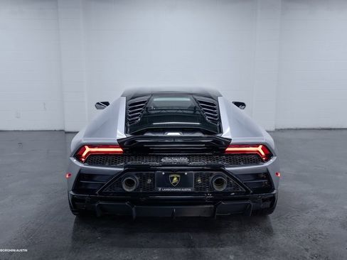 Used 2021 Lamborghini Huracan EVO image 10