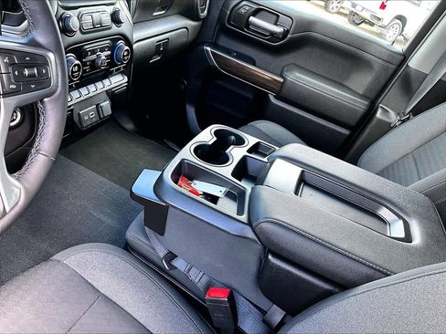 Used 2022 Chevrolet Silverado 1500 LT AWD/4WD image 22