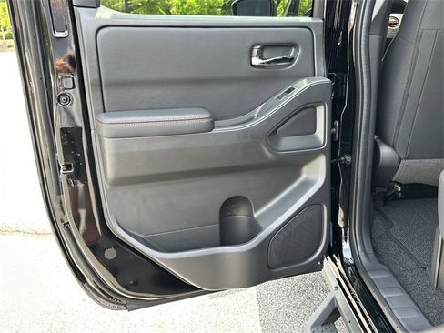 New 2025 Nissan Frontier PRO-4X w/ Pro Convenience Package image 16