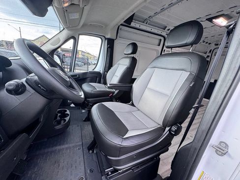 Used 2026 RAM ProMaster 2500 w/ Convenience Group FWD image 17