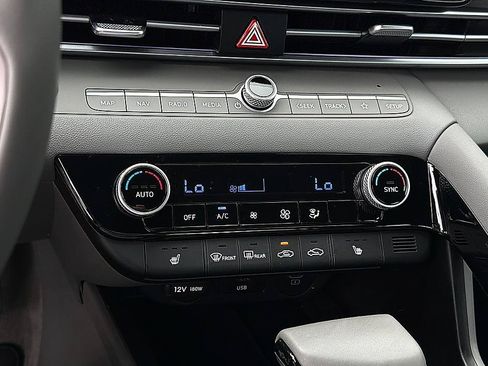 Certified 2025 Hyundai Elantra SEL FWD image 14