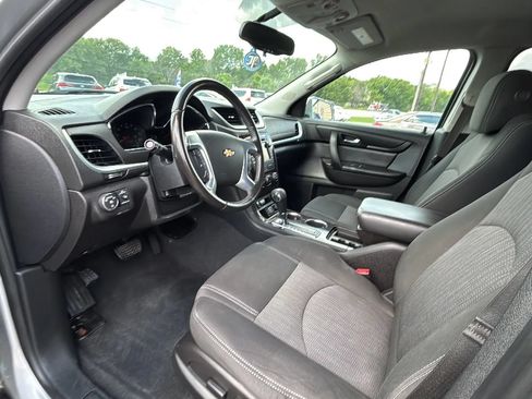 Used 2017 Chevrolet Traverse LT FWD image 20