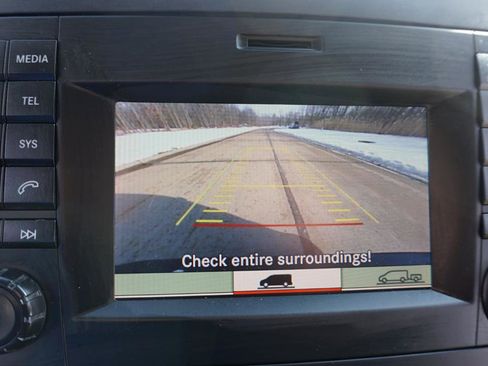 Used 2020 Mercedes-Benz Metris w/ Driver Efficiency Package image 16