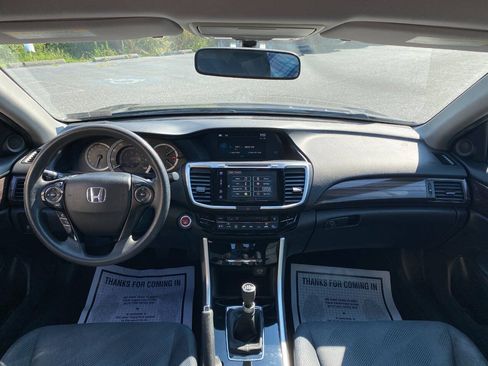Used 2016 Honda Accord EX image 25