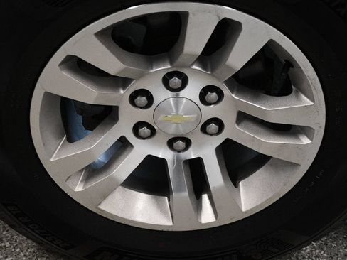 Used 2017 Chevrolet Suburban LS RWD image 20